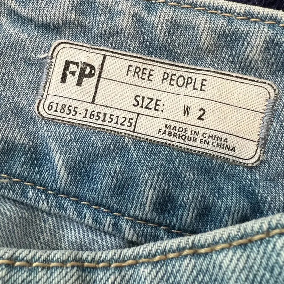 FREE PEOPLE Modern Femme‎ Denim Mini Skirt in Faded Blush Wash size 2 - Picture 5 of 8